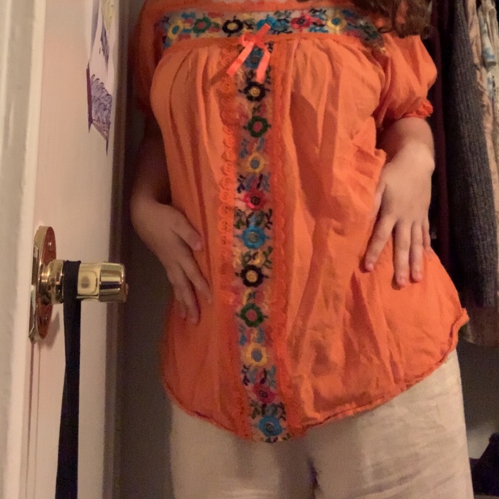 The "BLOSSOM" Top🌼 - Picture 3 of 3